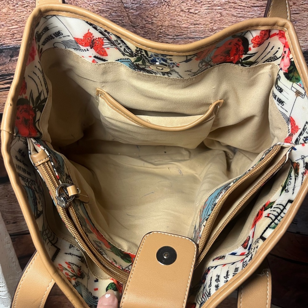 Giani Bernini Coated Postcard Tote Bag - Picture 14 of 16